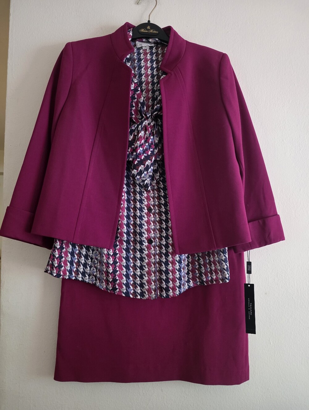 Tahari Set 3 Pieces Suit Blazer + Skirt+ Blouse Fuschia Nwt